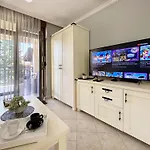 Apartament Sm Lovely On The First Line In *