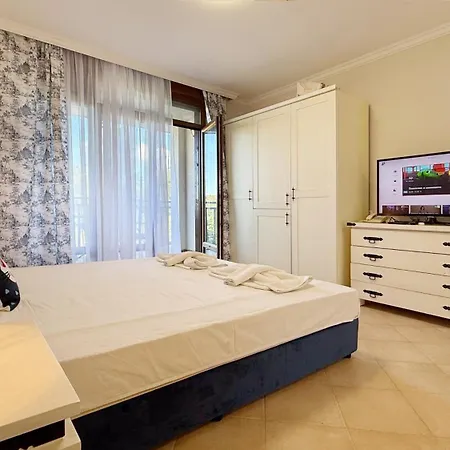 Sm Lovely On The First Line In Апартаменты *