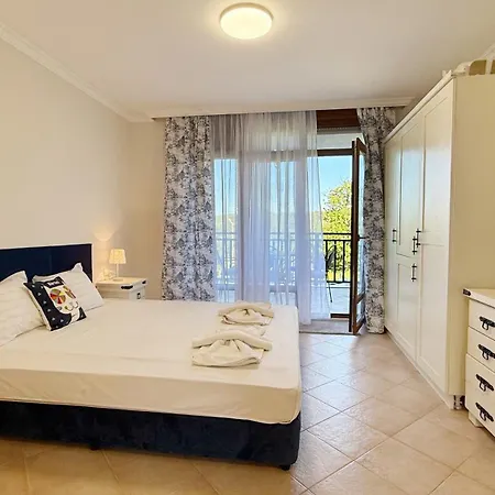 Апартаменты Sm Lovely On The First Line In *