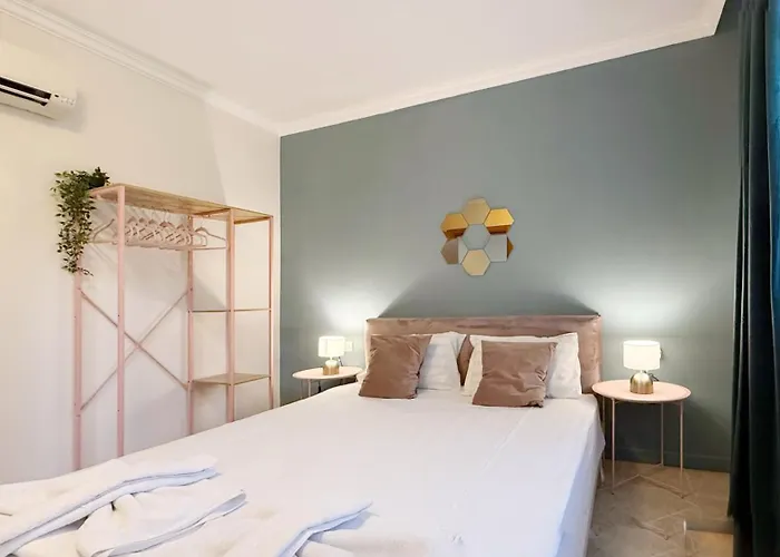 Sm Lovely On The First Line In דירה *